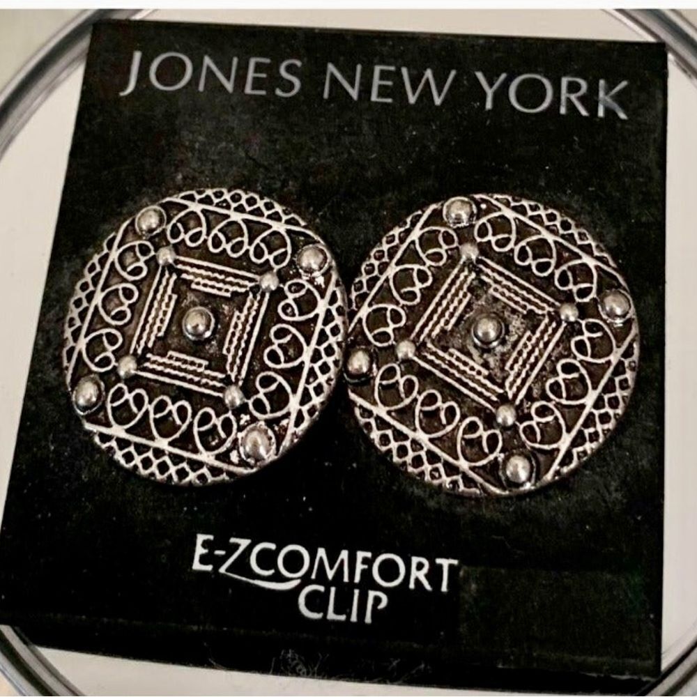 New in card Jones New York silver & black clip on earrings